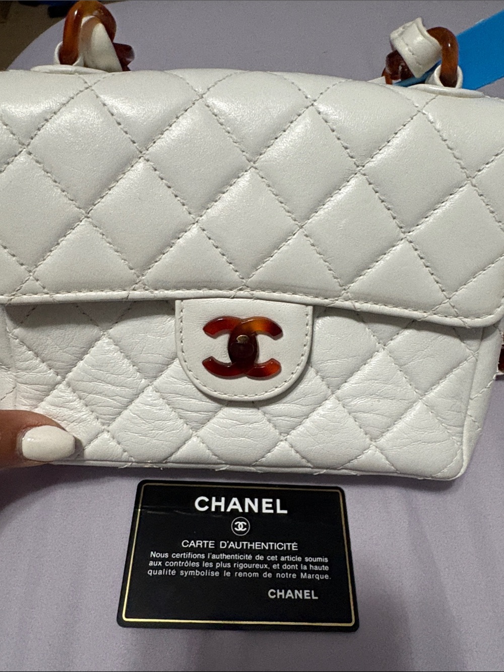 Authentic CHANEL White Quilted Leather Shoulder Bag with Stitched CC - Picture 4 of 14